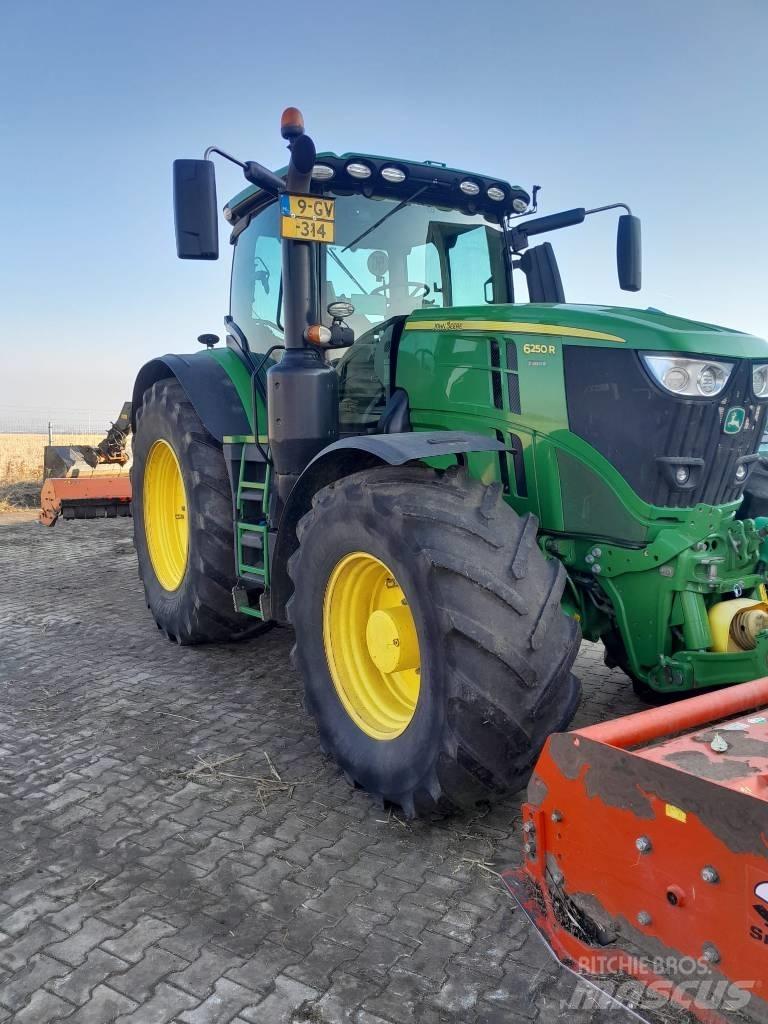 John Deere 6250R Traktörler