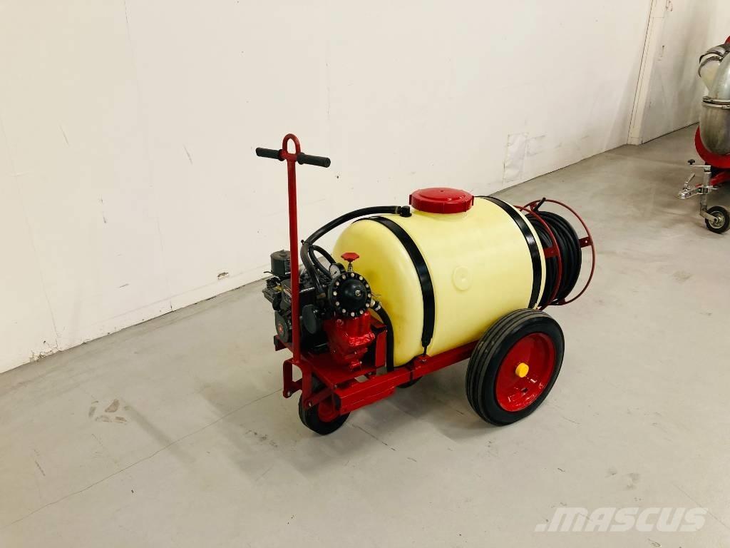 Hardi TR3-200 Çekilir pülverizatörler