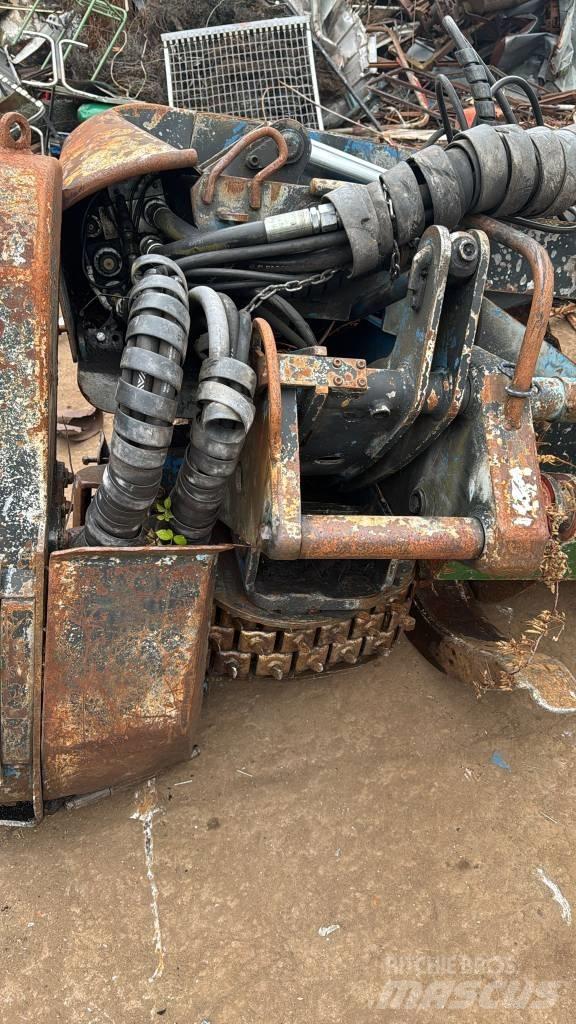 Volvo 34 Agaç kesme robotlari