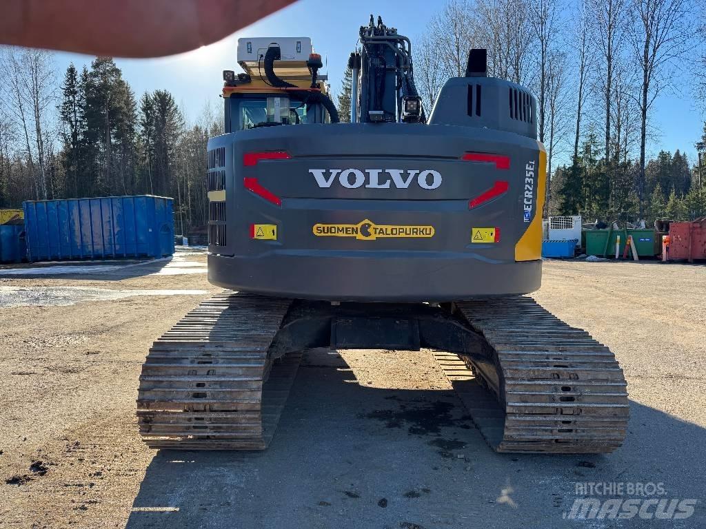 Volvo ECR235EL Paletli ekskavatörler