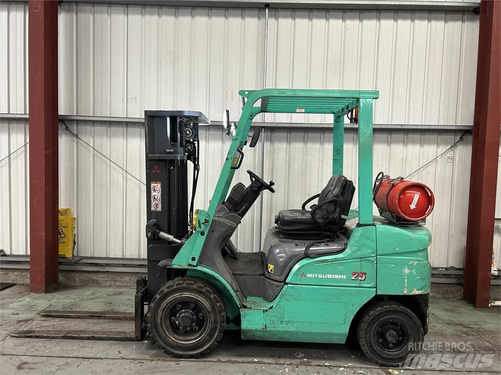 Mitsubishi FG25NT LPG'li forkliftler