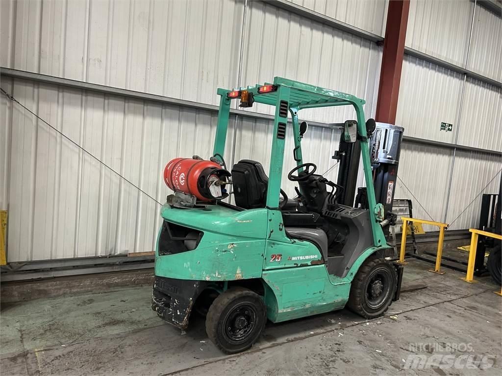 Mitsubishi FG25NT LPG'li forkliftler