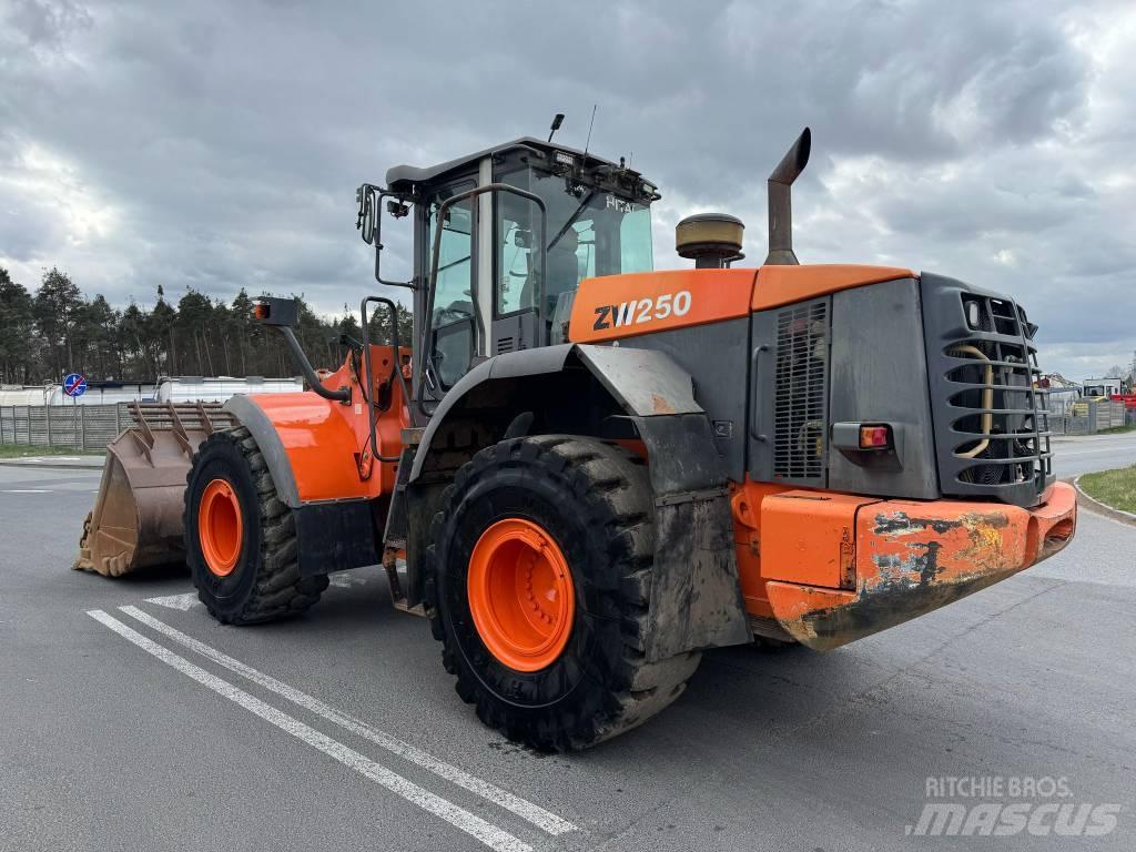 Hitachi ZW 250 Tekerlekli yükleyiciler