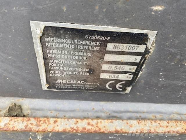 Mecalac 12 MTX Lastik tekerli ekskavatörler