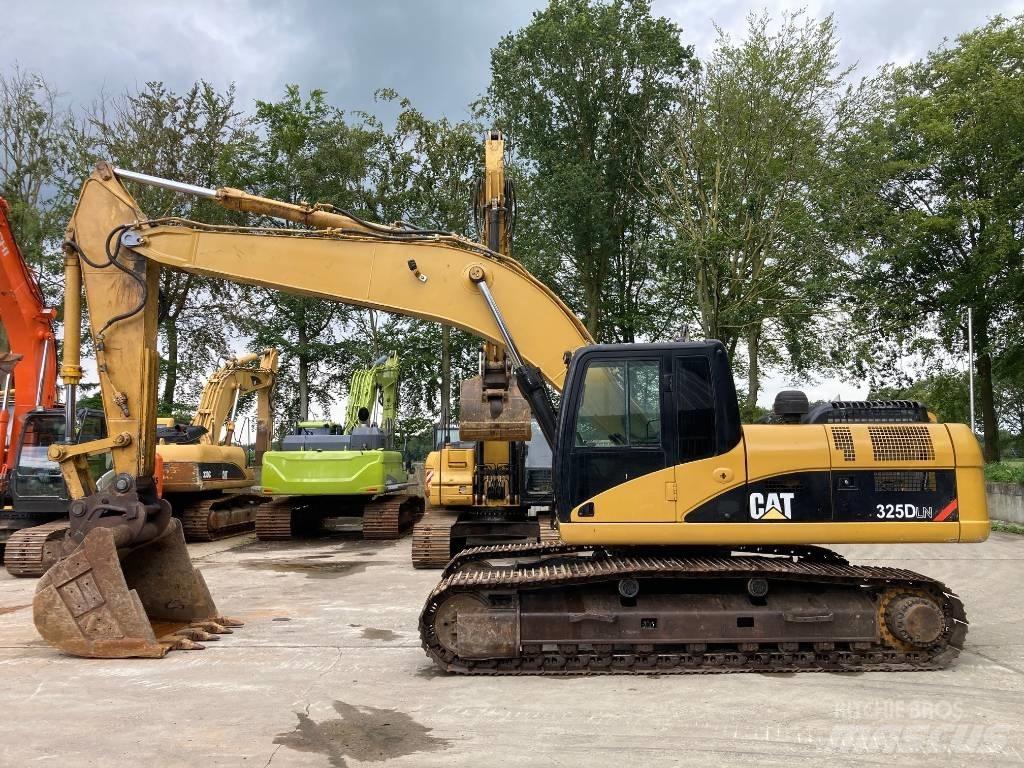 CAT 325 D Paletli ekskavatörler