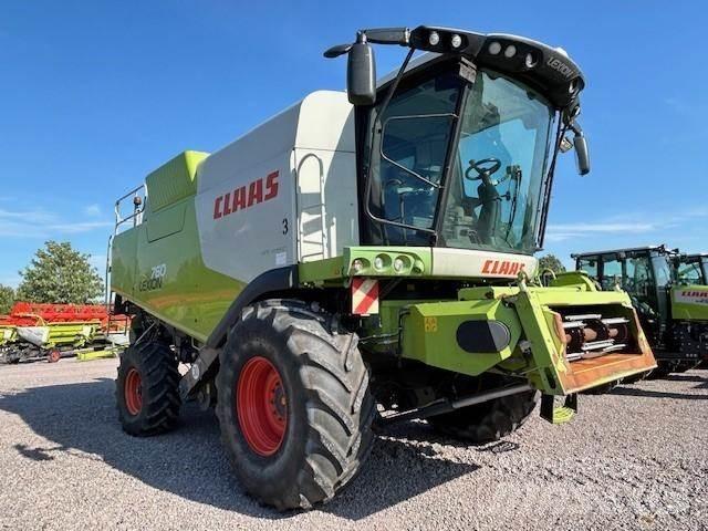 CLAAS LEXION 760 Biçerdöverler