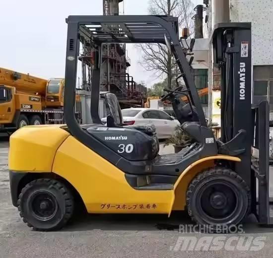 Komatsu 30 Dizel forkliftler