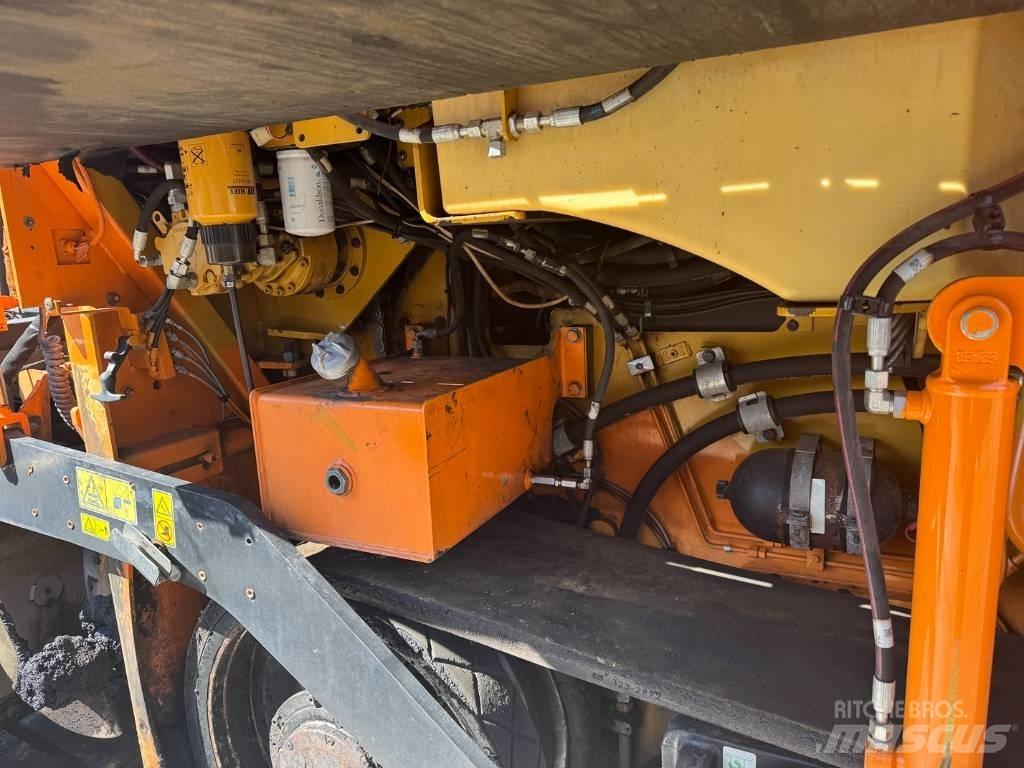 CAT AP 555 E Asfalt sericiler