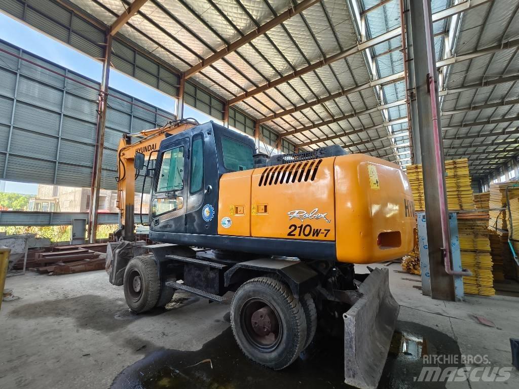 Hyundai R210w-7 Lastik tekerli ekskavatörler