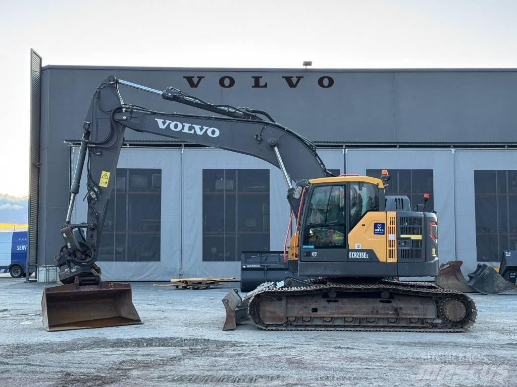 Volvo ECR 235 EL Paletli ekskavatörler