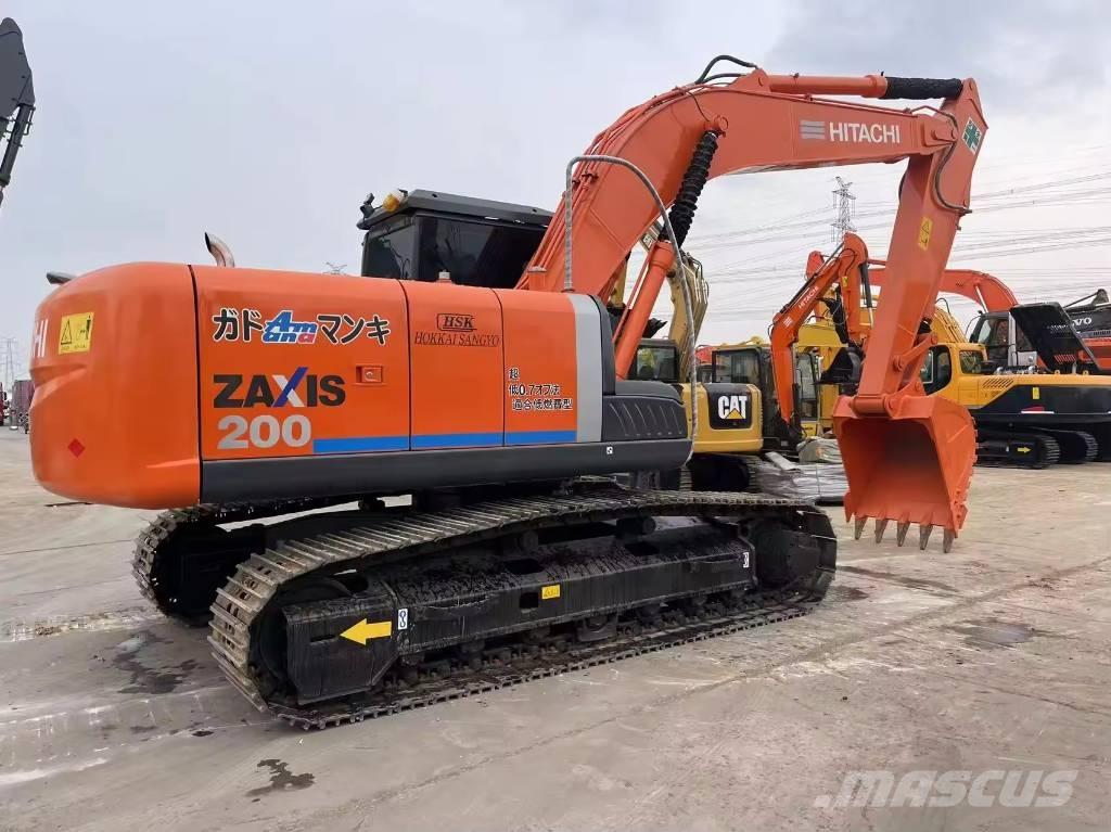 Hitachi ZX 200 Paletli ekskavatörler