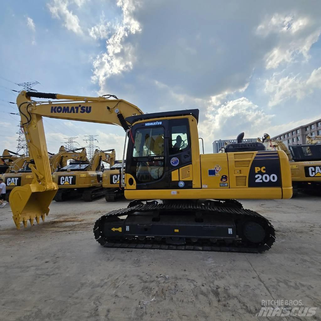 Komatsu PC 200-8 Paletli ekskavatörler
