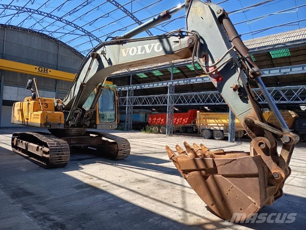 Volvo 290 Paletli ekskavatörler