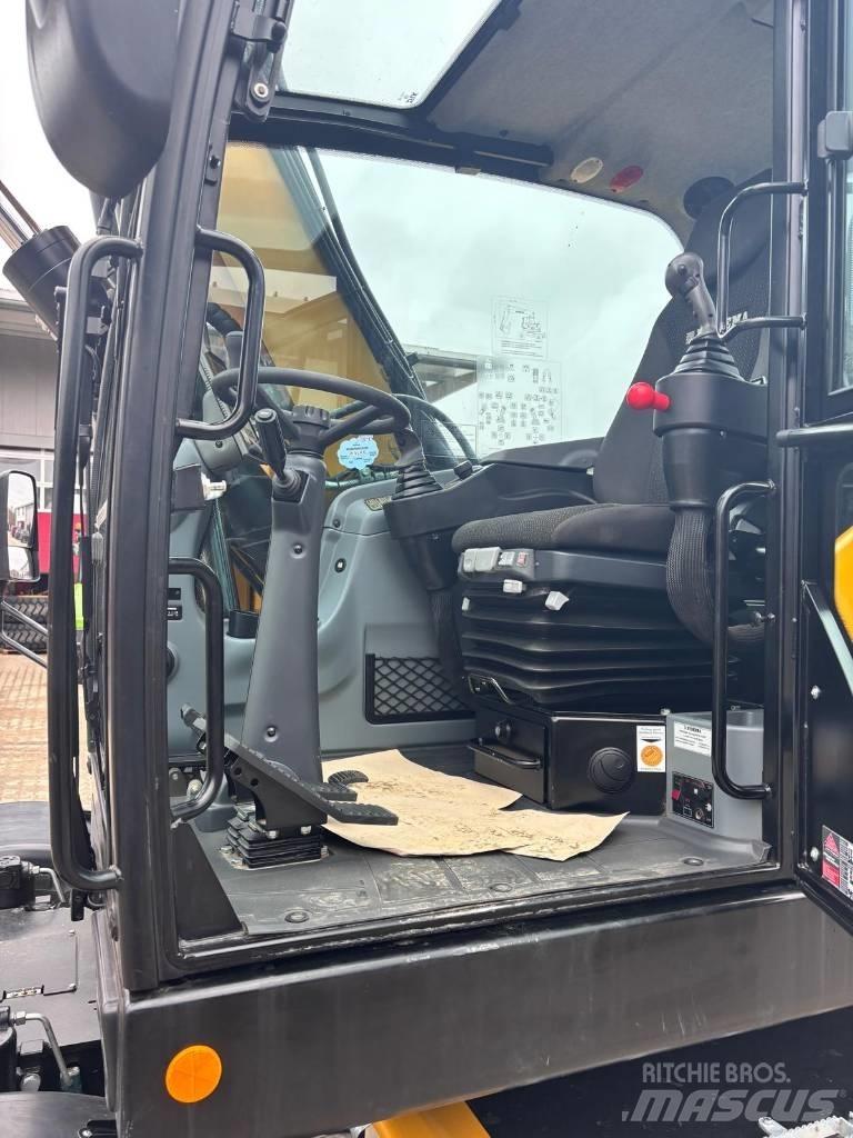 Hydrema MX18G Lastik tekerli ekskavatörler