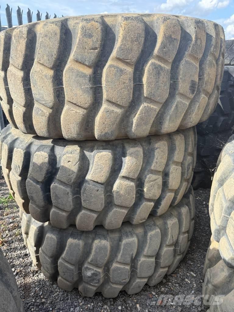 Bridgestone 23.5R25 Lastikler