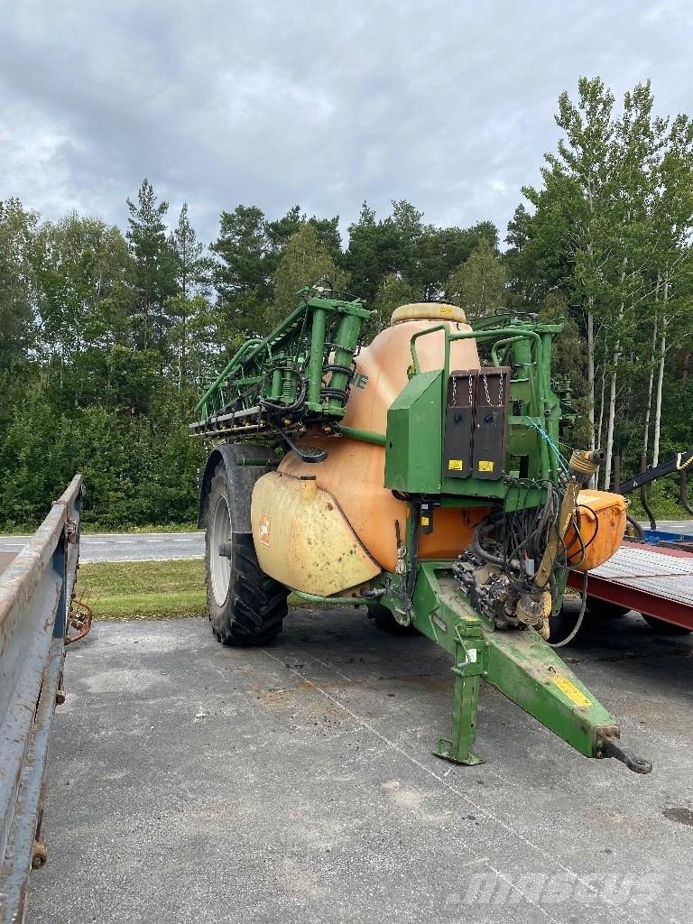 Amazone UX 5200 36m Çekilir pülverizatörler