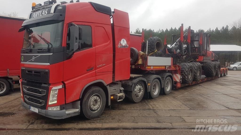 Komatsu 875 Tomruk yükleyici traktörler