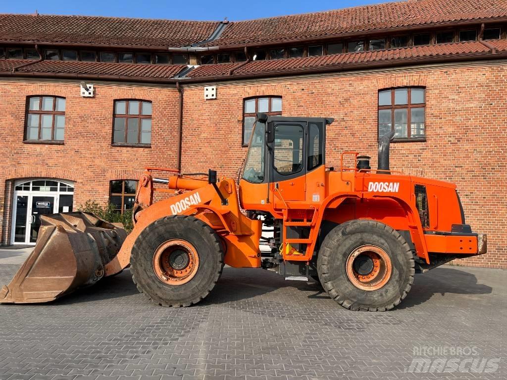 Doosan DL 300 Tekerlekli yükleyiciler