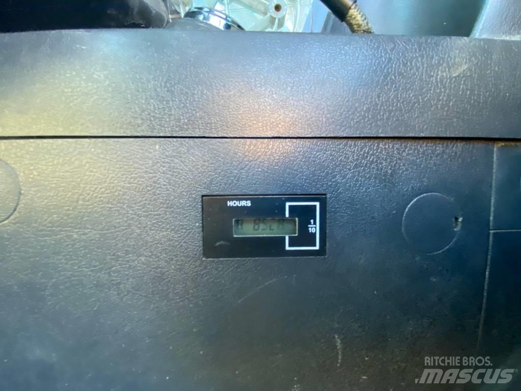 Hyundai HW160 Lastik tekerli ekskavatörler