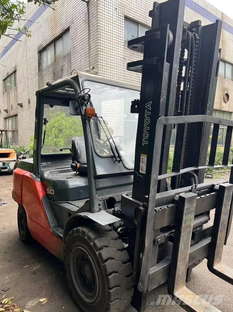 Toyota 8FD50N Elektrikli forkliftler