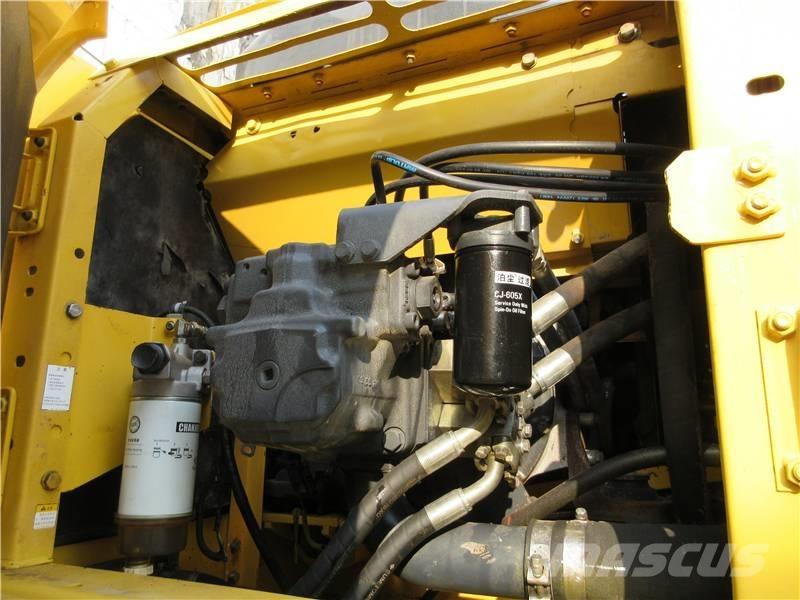 Komatsu PC 220 Paletli ekskavatörler
