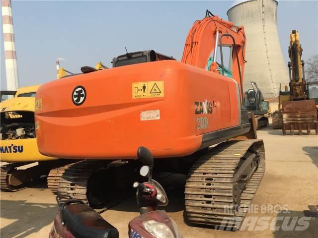 Hitachi ZX 200 Paletli ekskavatörler