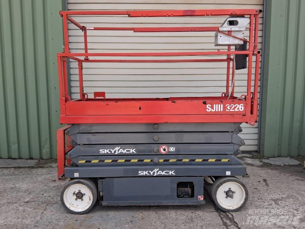 SkyJack SJ III 3226 Makasli platformlar