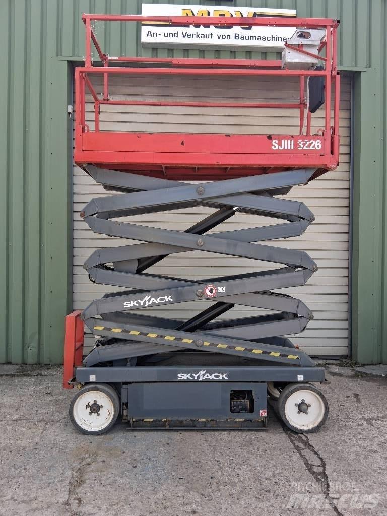 SkyJack SJ III 3226 Makasli platformlar