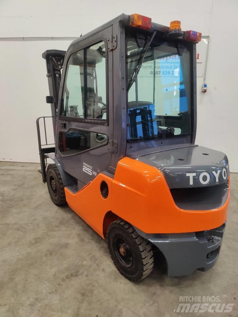 Toyota 02-8 FDF25 Dizel forkliftler