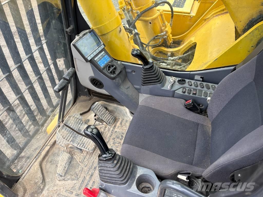 Komatsu PC700LC-11 Paletli ekskavatörler