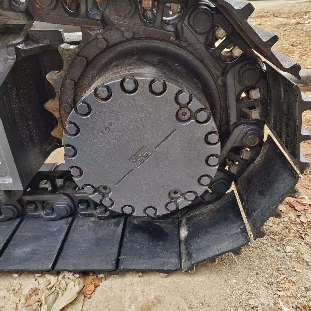 Komatsu PC 200-8 Paletli ekskavatörler