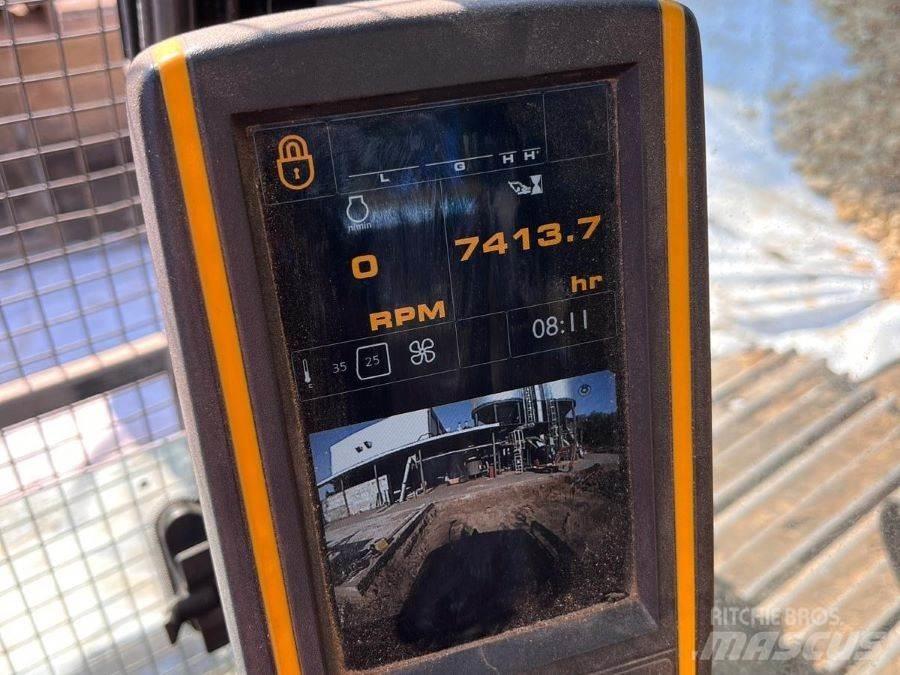 JCB JS130LC Paletli ekskavatörler