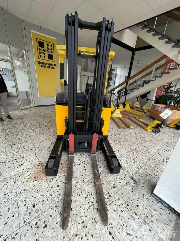 Hyster R 1.4 Reach truck - depo içi istif araçları