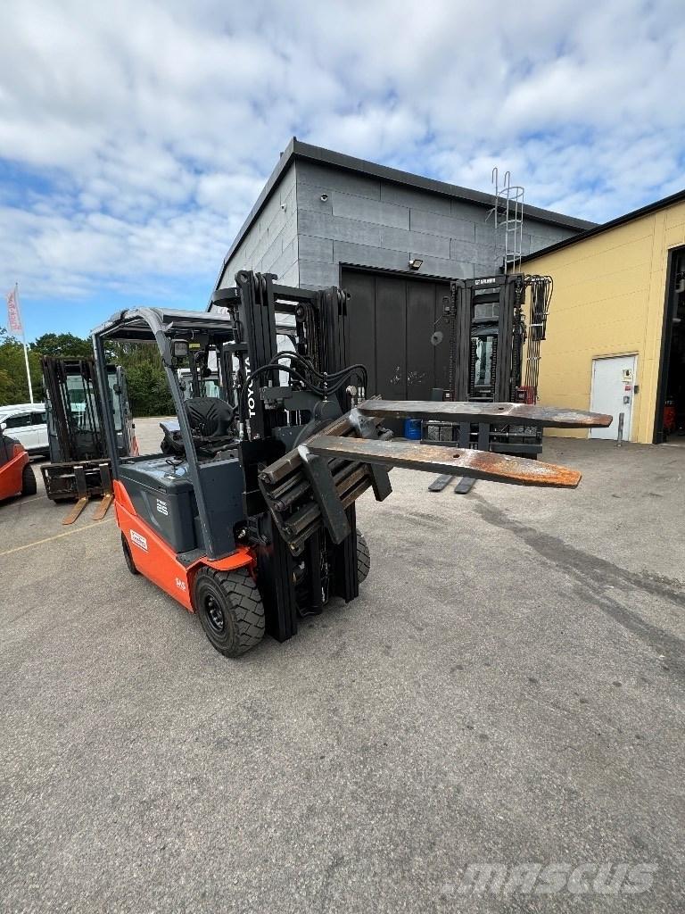 Toyota 8FBMT25 Elektrikli forkliftler