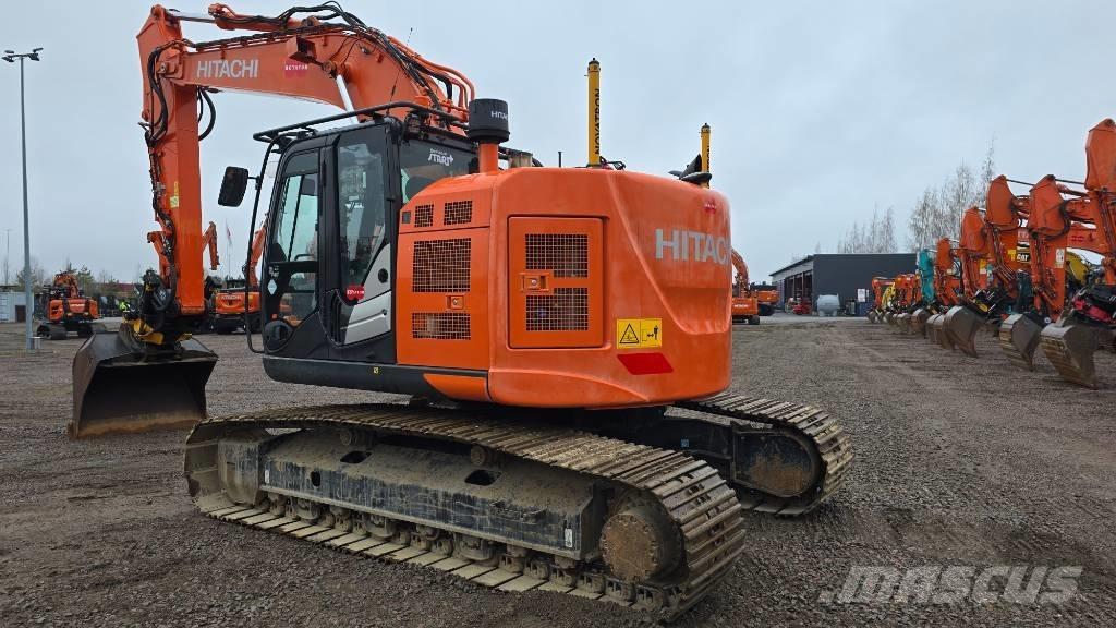 Hitachi ZX 225USLC-6 Paletli ekskavatörler