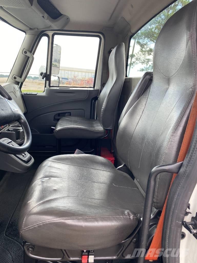 International MV607 Çekiciler