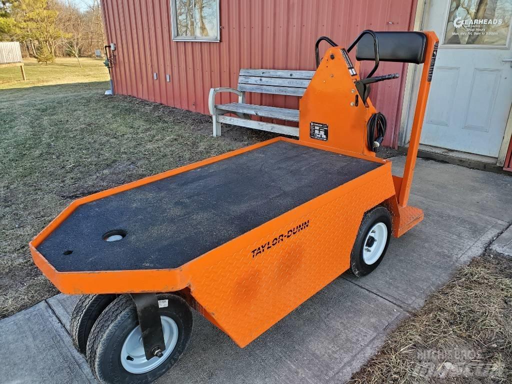 Taylor-Dunn SC100 Çekiciler