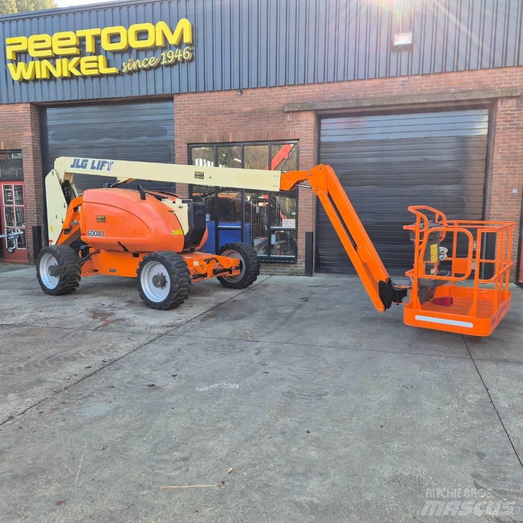 JLG 600 AJ Körüklü personel platformları
