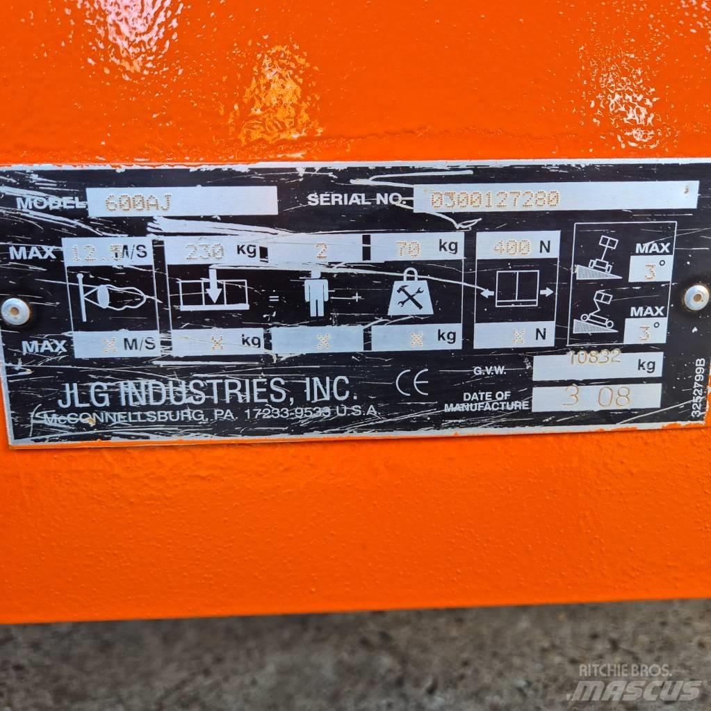 JLG 600 AJ Körüklü personel platformları