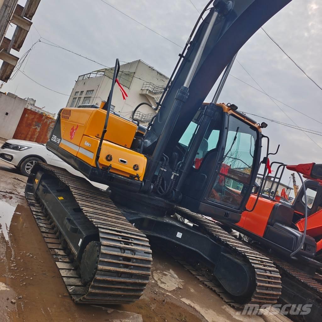 Hyundai 220 LC -9 Paletli ekskavatörler