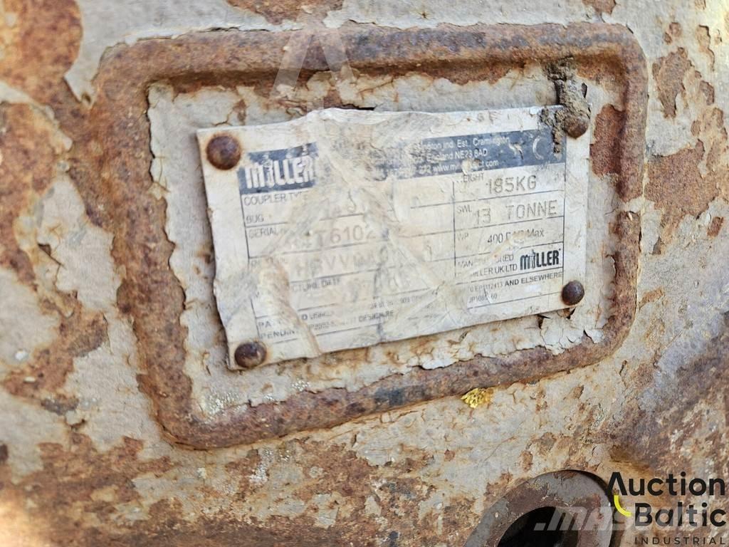 JCB JS 130 Paletli ekskavatörler