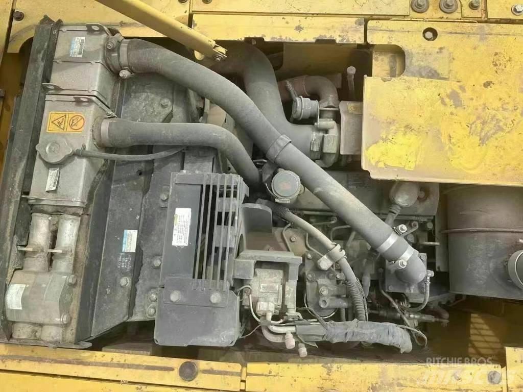 Komatsu PC 130 Paletli ekskavatörler