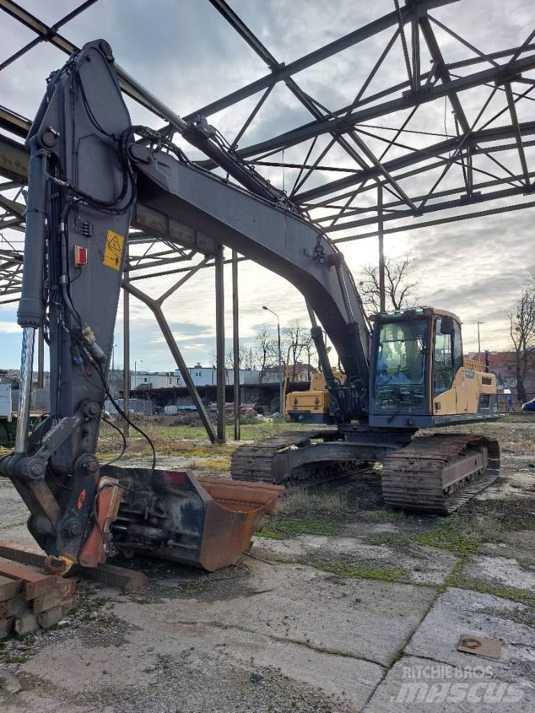 Volvo EC 250 D L Paletli ekskavatörler