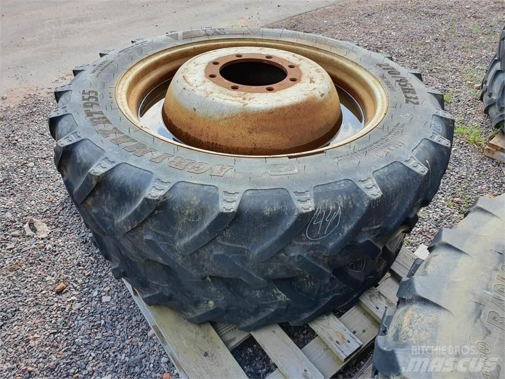 BKT 270/95R32 x2 Tekerlekler