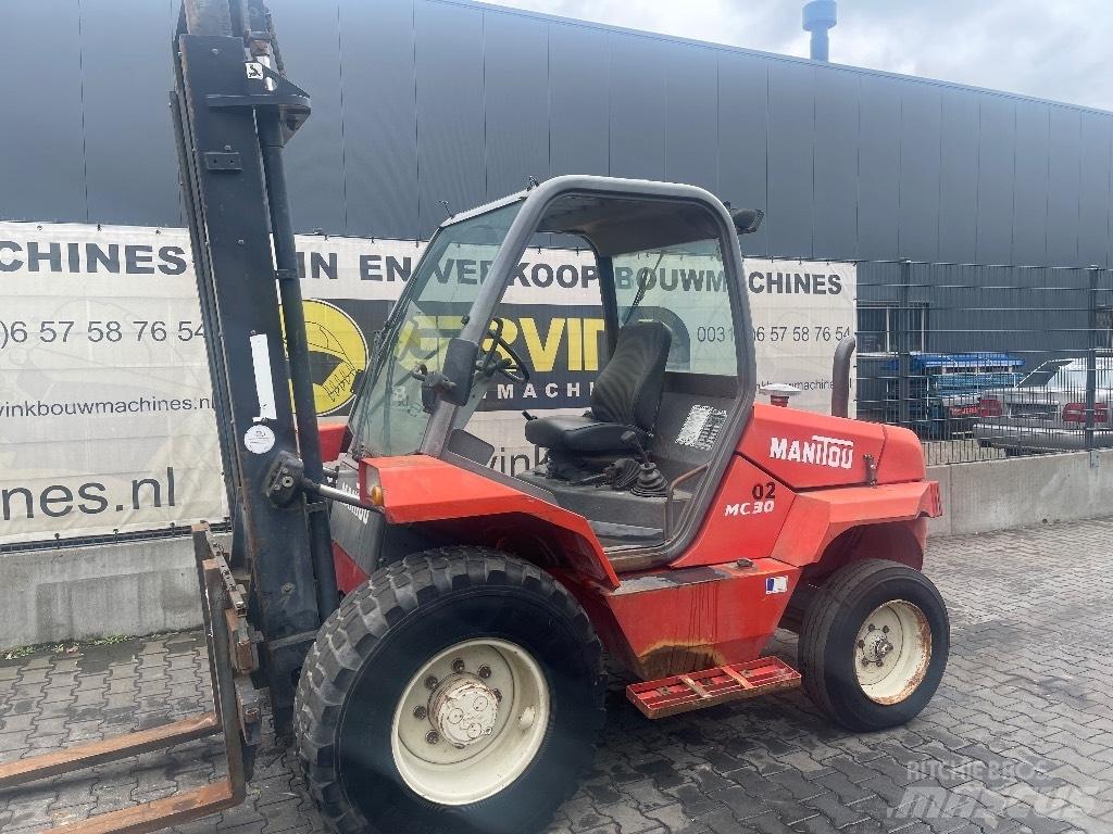 Manitou MC 30 Arazi tipi forklift