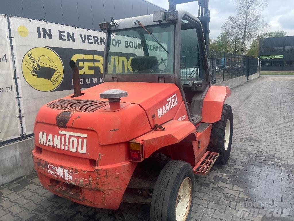 Manitou MC 30 Arazi tipi forklift