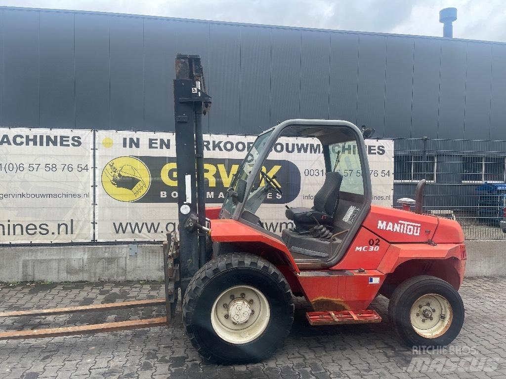 Manitou MC 30 Arazi tipi forklift