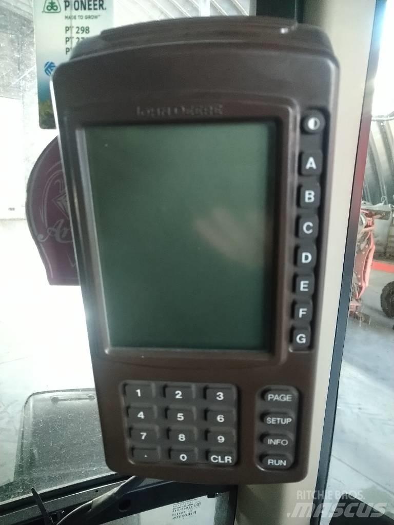 John Deere 732 Çekilir pülverizatörler