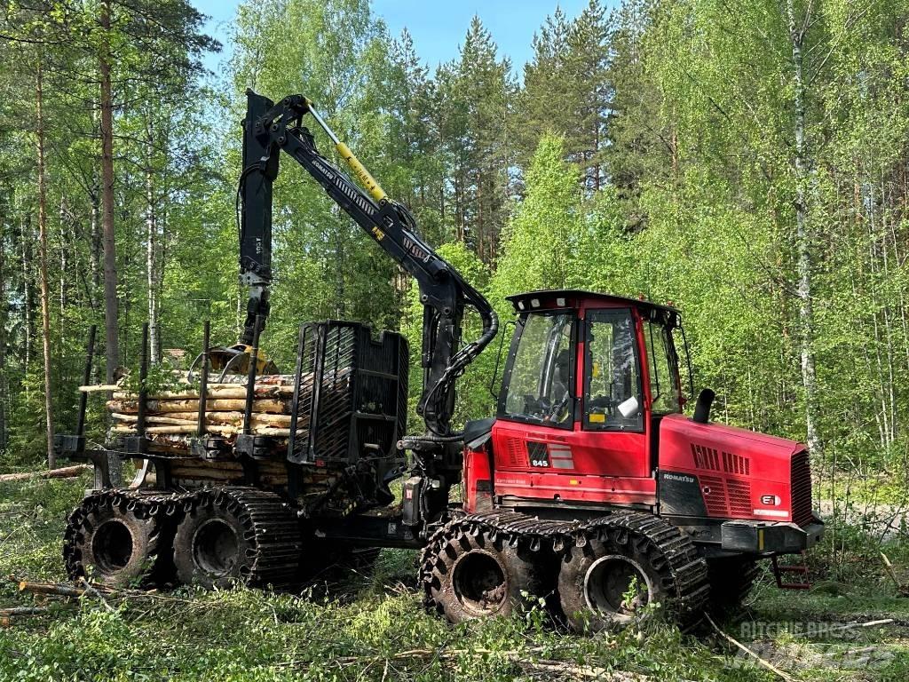 Komatsu 845 Tomruk yükleyici traktörler