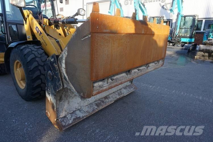 CAT 906 M Tekerlekli yükleyiciler